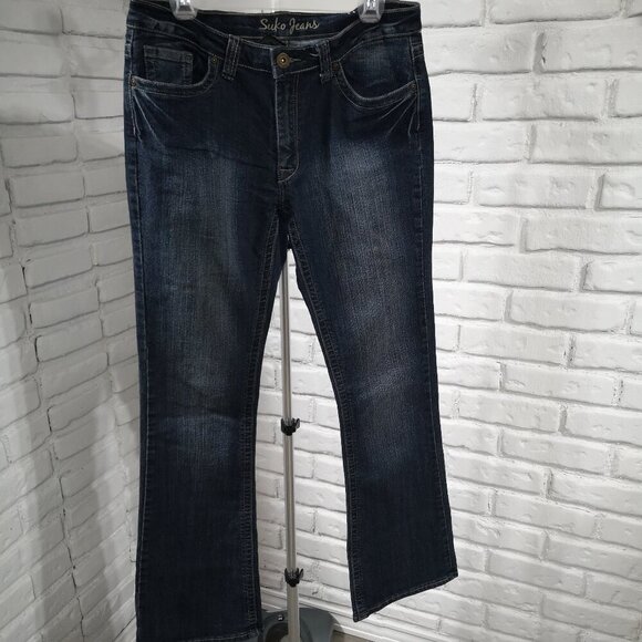 Suko Ladies Size 9 Medium Wash Slight Flare Legs Blue Jeans - Picture 1 of 14
